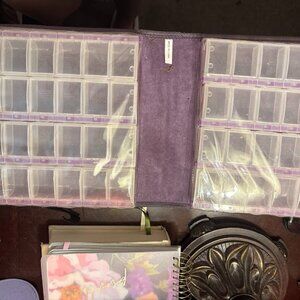 🟣 A Compact, Multi‑Slot Organizer for Tiny Essentials